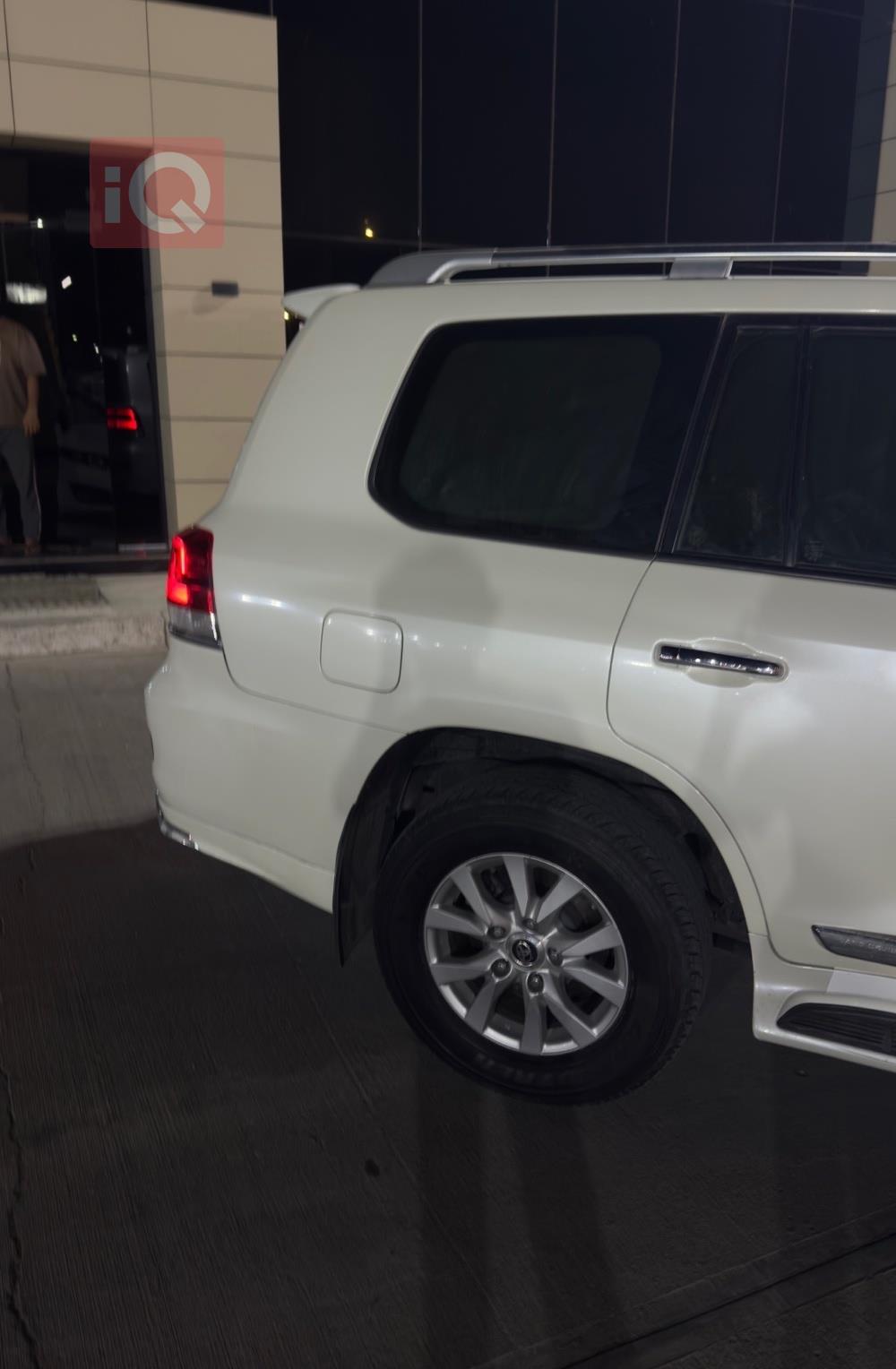 تۆیۆتا لاند کروزەر